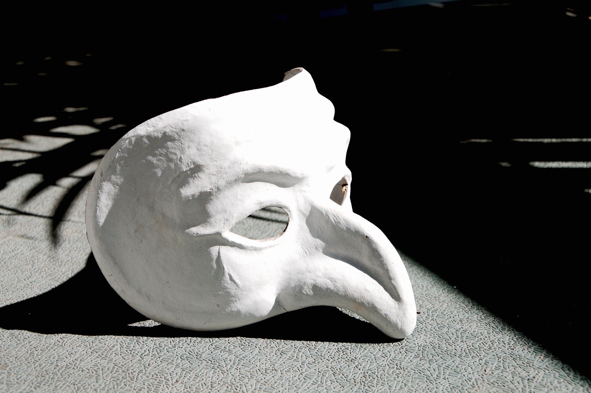 mask-1636121_1920